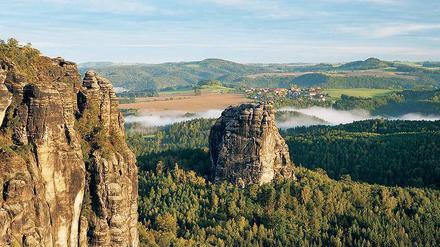 Fernsicht. Die Sandsteinfelsen im Nationalpark Sächsische Schweiz locken nicht nur Kletterer. 