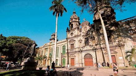 Die Kirche des heiligen Franziskus, das älteste Gotteshaus von Medellín, wird rege besucht. 