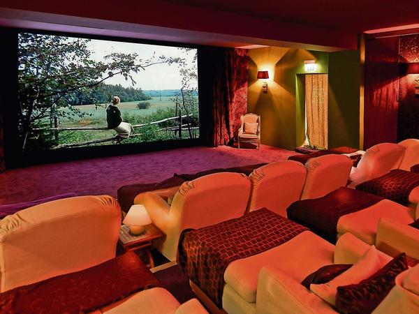 Im Spa-Kino in der Bleiche im Spreewald laufen jeden Tag fünf Filme.