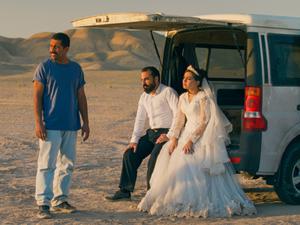 Eine ungewöhnliche Reisegruppe versammelt sich in Jafar Panahis „Ein einfacher Unfall“ in einem klapprigen Bus. Die Männer und Frauen müssen das Urteil über Leben oder Tod eines Handlangers des Regimes fällen.