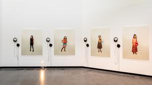 Shilpa Gupta, I have many dreams, 2007 – 08, Archivdruck auf Leinwand; Courtesy: neugerriemschneider, © Shilpa Gupta, Foto: André Leisner