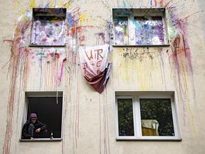 Banner und Schriften an der Fassade -Räumung des Hauses Habersaathstrasse 48 in Berlin am 9. August 2023. Räumung des Hauses Habersaathstrasse 48