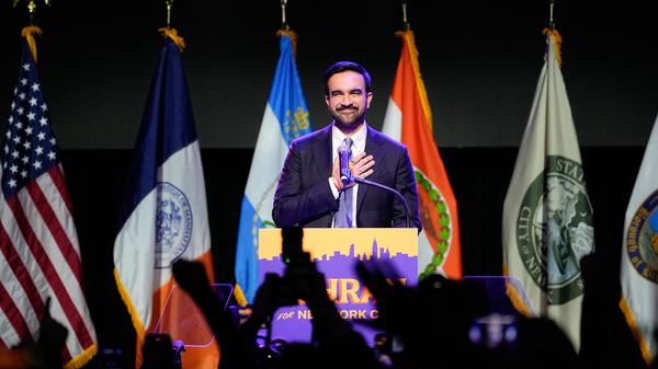 04.11.2025, USA, New York: Zohran Mamdani spricht nach seinem Sieg bei den Bürgermeisterwahlen. Foto: Yuki Iwamura/AP/dpa +++ dpa-Bildfunk +++