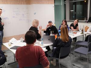 „Nachtschicht“ im Charlottenburger „Change-Hub“ 2025: Zum 12. Mal wurde dieses ehrenamtliche Hilfe-Prinzip für Non-Profit-Organisationen (NPO) umgesetzt.