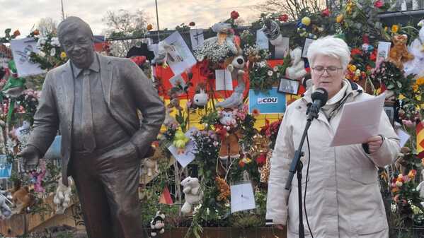Fotos von der Einweihung der Lübcke-Memorials