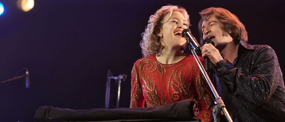 Sie halten zusammen wie Blitz und Donner: Kate Hudson und Hugh Jackman in „Song Sung Blue“.