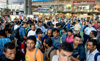 Ungarn lässt Flüchtlinge ausreisen