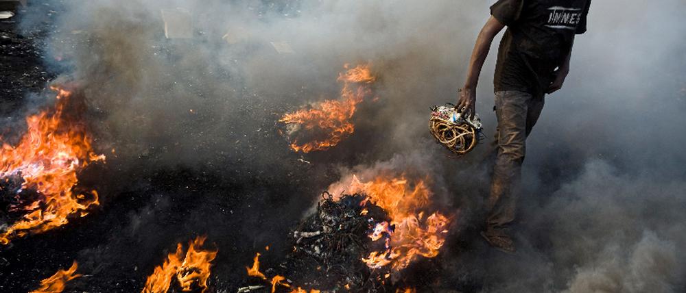 GHANA E-WASTE