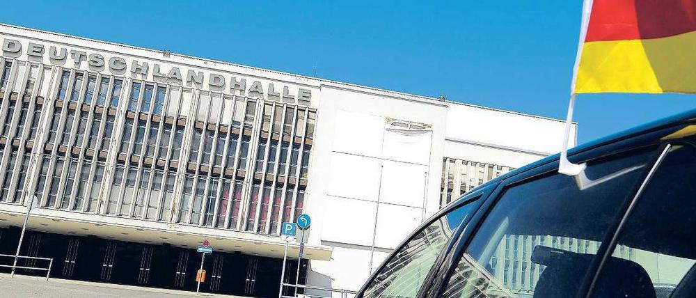 Ohne Zukunft. Fast drei Millionen Euro kostet jährlich der Unterhalt der seit Jahren geschlossenen Halle – zum Abriss gibt es für den Senat keine Alternative.