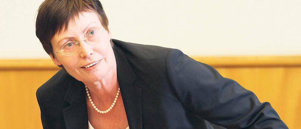 Aus Sicht der Opposition sind die illegalen Geschäftspraktiken der Howoge gemeint, die im vergangenen Jahr aufgedeckt wurden. Eben dies bestreitet Junge-Reyer entschieden.