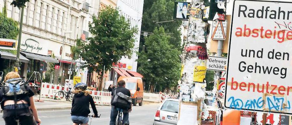 Strampelei. Der Streit um den Umbau der Kastanienallee ist noch lange nicht beigelegt. Foto: dapd/Steffi Loos
