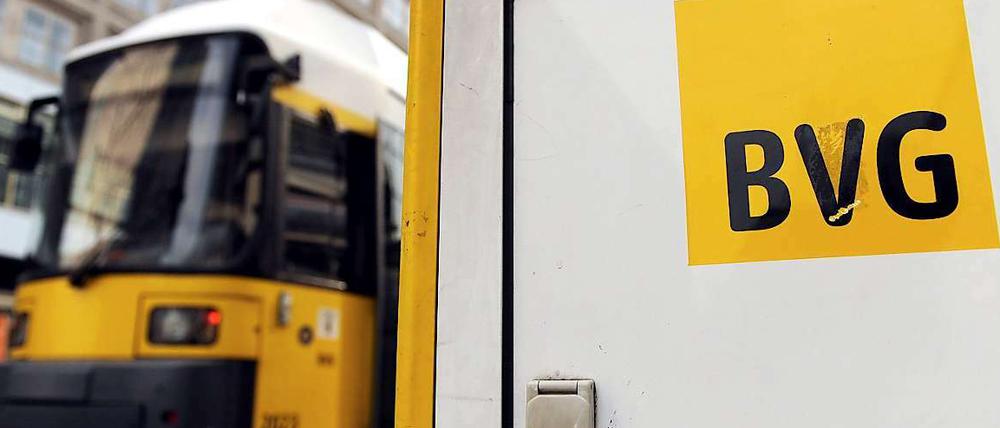 BVG-Kunden dürfen aufatmen: Am Dienstag fahren Busse und Bahnen in Berlin.