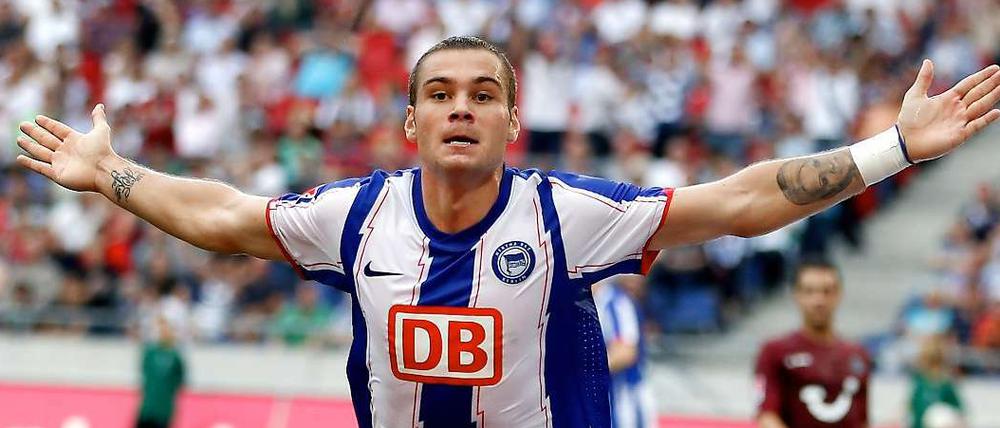 Seht her, ich kann es auch in Liga eins. 13 Tore hat Pierre-Michel Lasogga in Herthas Aufstiegssaison geschossen, nun traf er auch erstmals in der Bundesliga.