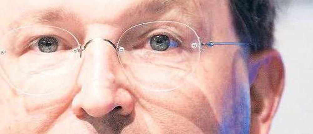Günther Jonitz steckt sich gerne mal eine an. Der Präsident der Berliner Ärztekammer steht derzeit wegen seiner Äußerungen zum Thema Rauchen in der Kritik.