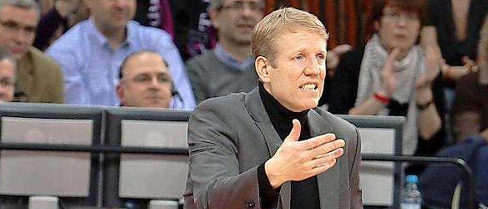 Druck! Druck! Druck! John Patricks Teams sind für ihre aggressive Verteidigung bekannt. Mit Aufsteiger Würzburg überrascht er in dieser Saison die ganze Liga.