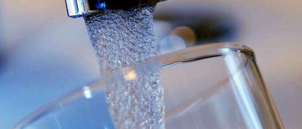 Dem Land Berlin gehört künftig wieder ein größerer Anteil an den Wasserbetrieben, doch es sollen noch mehr werden.