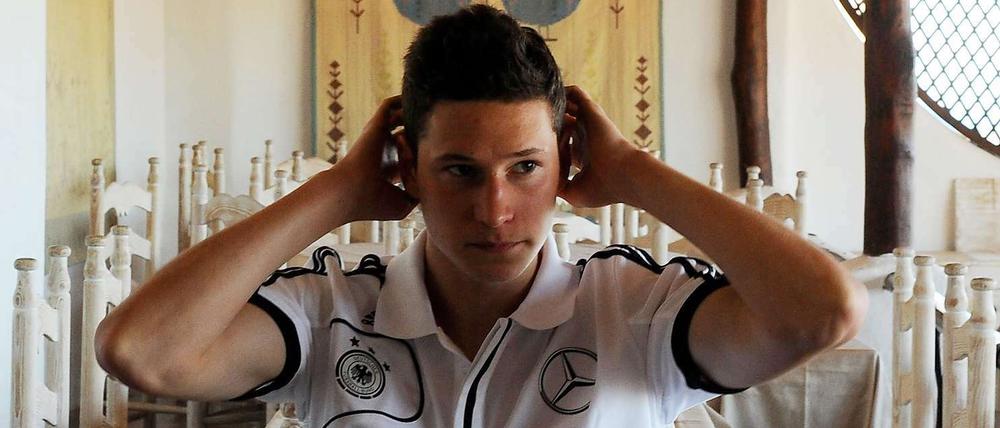 Julian Draxler, 18, hat im Alter von 17 Jahren und 117 Tagen für Schalke 04 in der Bundesliga debütiert. Für die Nationalelf hat er im Mai gegen die Schweiz (3:5) sein erstes Länderspiel bestritten.