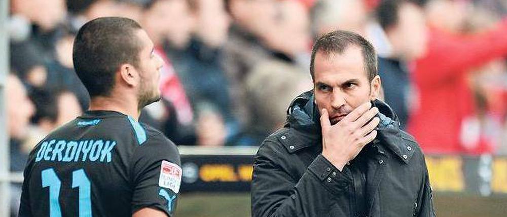 Böser Blick? Babbel (r.) wird nachgesagt, er erreiche die Spieler nicht mehr.