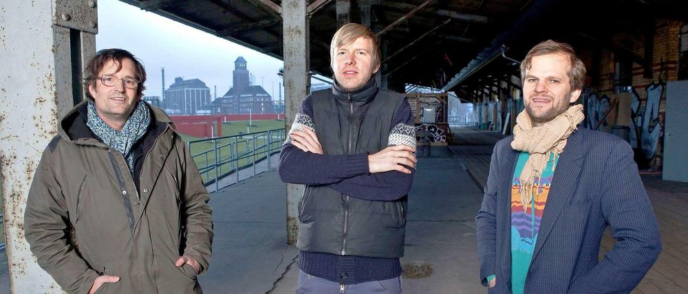 Mach dein Ding. Philip Horst, Harry Sachs und Matthias Einhoff (von links) bringen im alten Güterbahnhof im Stadtgarten Moabit Kiez und Kunst zusammen.