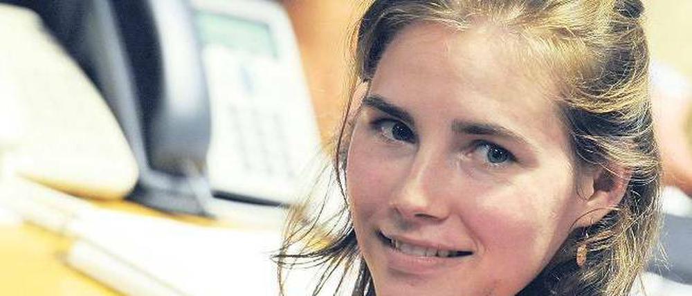 Perfekte PR-Strategie. Amanda Knox, der „Engel mit den Eisaugen“. Die Verurteilung wurde aufgehoben, der Freispruch auch.
