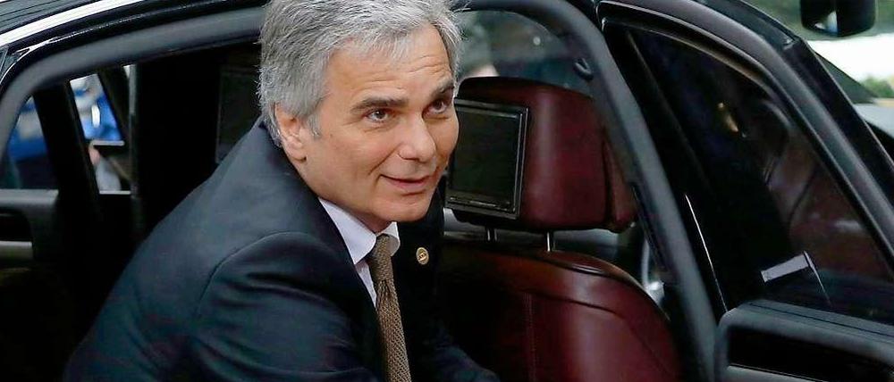 Österreichs Bundeskanzler Werner Faymann will das Bankgeheimnis in seinem Land nur Schritt für Schritt preisgeben.
