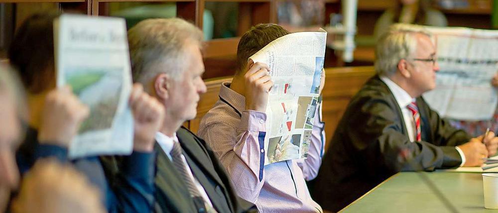 Die Angeklagten im Prozess um den Tod von Jonny K. wollen nahezu identische Aussagen in der zweiten Prozessauflage machen.