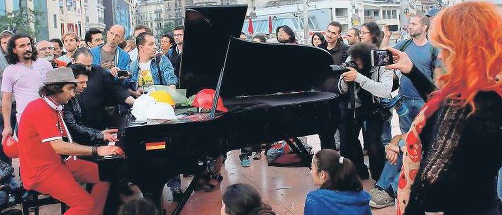 Friedlicher Protest: Ein Solidaritätskonzert auf dem Taksim-Platz