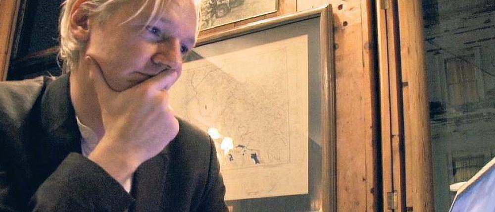 Immer online. Julian Assange (42).