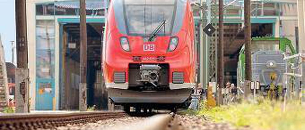 Einsteigen, bitte, Zug fährt ab. Nächster Halt: Rosenheim. Foto: dpa