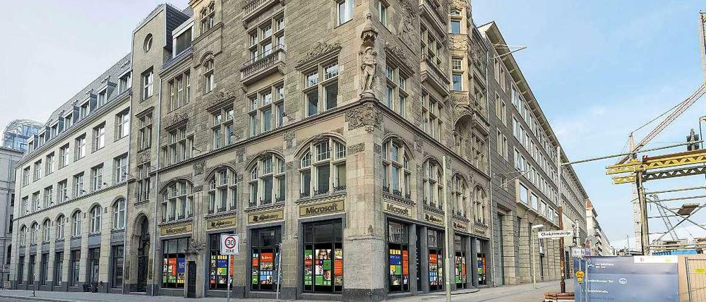 Neues Windows, alte Fenster. Die Microsoft-Repräsentanz mit dem Café.