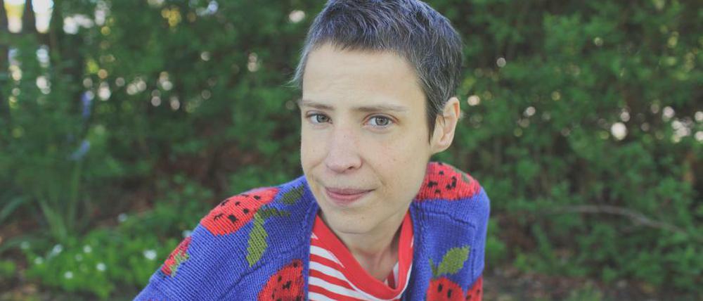 Geneviève Castrée, die nach ihrer Heirat Elverum hieß, auf einem Foto, das ihr Mann von ihr gemacht hat.