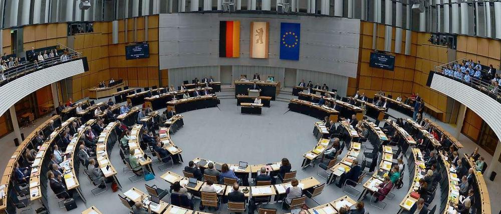 Weit weg vom Bürger. Das Abgeordnetenhaus soll durch die angestrebte Parlamentsreform für die Bevölkerung transparenter werden und mehr als bisher das Gefühl vermitteln, dass hier über die Interessen der Berliner abgestimmt wird.