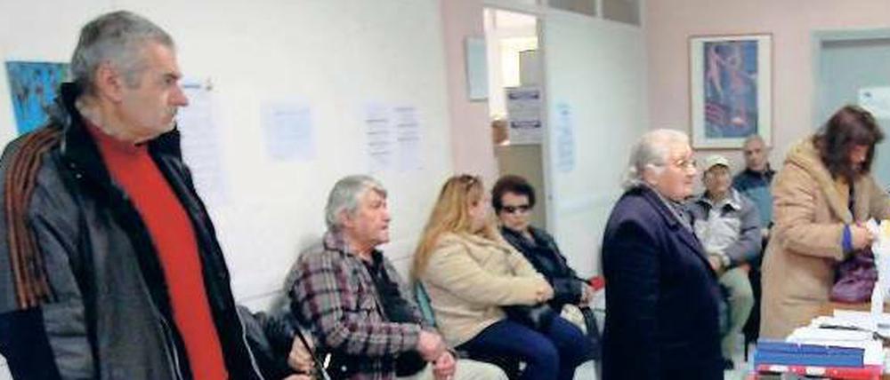 In einer Athener Solidaritätsklinik helfen Freiwillige den Menschen, die aus dem Gesundheitssystem gefallen sind.