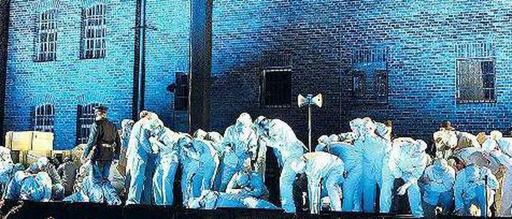 Kulisse als Hauptdarsteller. Martin Schülers „Fidelio“-Inszenierung vor dem früheren Gefängnis.