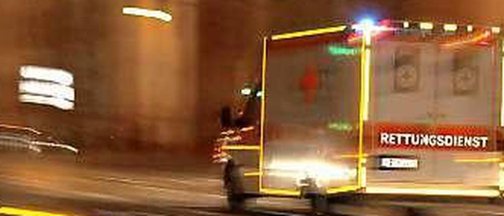 Ein Rettungswagen im Einsatz. (Symbolfoto)