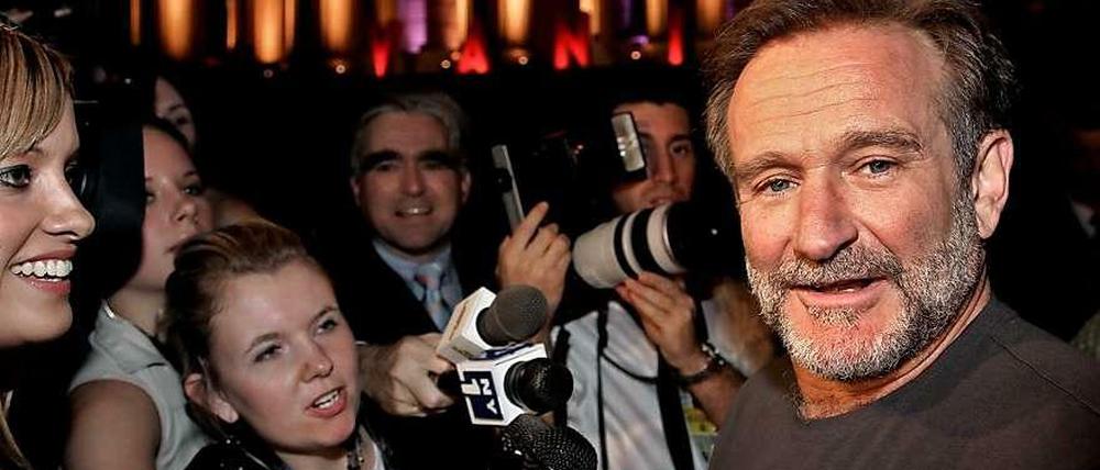 Robin Williams strahlend vor Journalisten auf dem Tribeca Film Festival 2005.