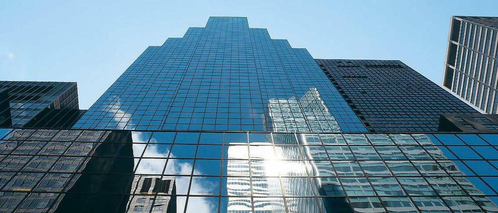 Nicht transparent. In Europa, schätzen Ratingagenturen, sind 30 Prozent aller Vermögenswerte in der Finanzwirtschaft bei Schattenbanken.