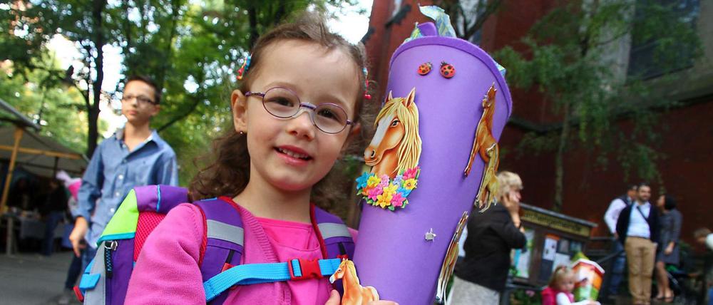 Leonie ist bereit für die Schule.