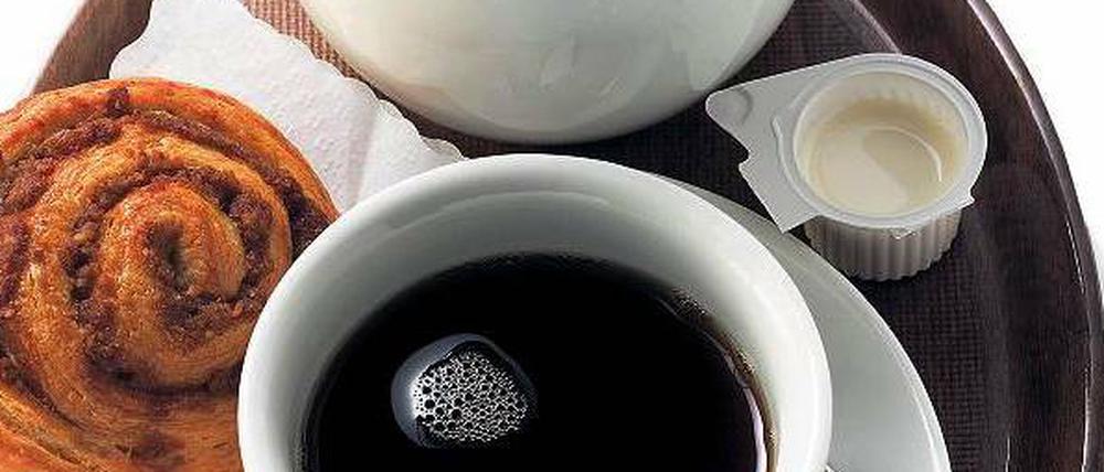 Finnen trinken den Kaffee am liebsten. Und dazu: eine Zimtschnecke.