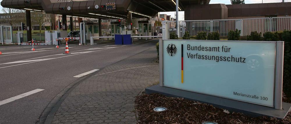 Interessiert sich der Verfassungsschutz auch für Fußballfans?
