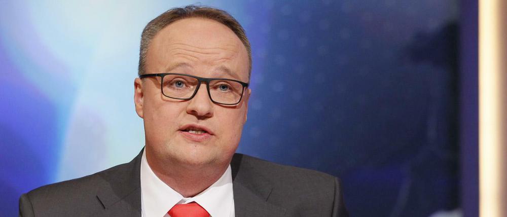 Oliver Welke ist der Klärwerker des Politikbetriebs.