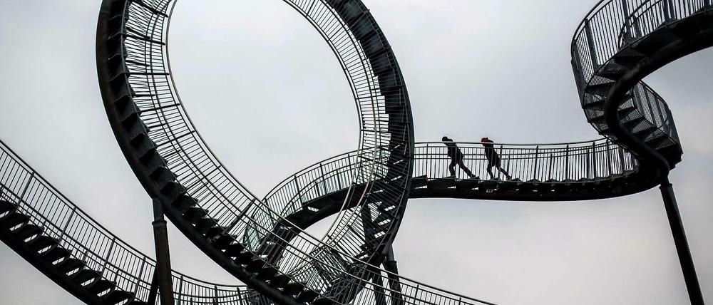 Loopings jagen nicht nur Besucher, sondern auch die Kosten einer Achterbahn in die Höhe.