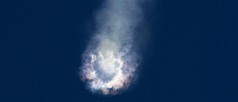 Falcon-9 explodiert kurz nach dem Start