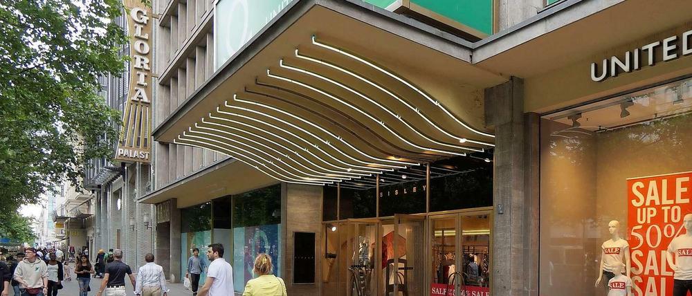 In dem Baudenkmal am Kurfürstendamm 12 verkaufen heute die Modemarken Benetton und Sisley. Man erkennt noch das ehemalige Kinofoyer.
