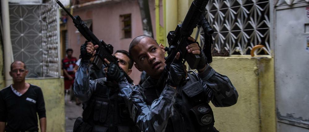 In 37 Favelas sind Einheiten der Militärpolizei stationiert. Doch für Ruhe sorgen können sie kaum.