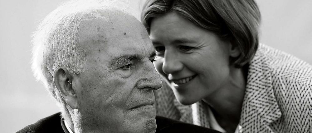 Seit Helmut Kohl sich aus der Öffentlichkeit weitgehend zurückgezogen hat, ist seine zweite Ehefrau Maike Kohl-Richter die zentrale Instanz für alle Fragen an den Altbundeskanzler.