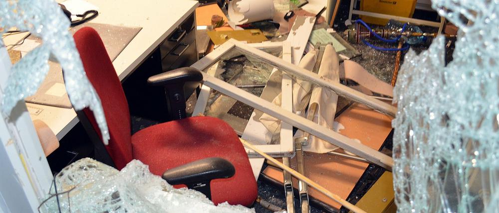 Blick in ein zerstörtes Büro der Flüchtlingsunterkunft in Suhl aufgenommen am 20.08.2015. V