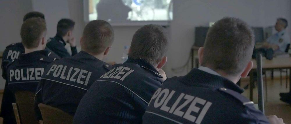 Ausschnitte aus der Ausbildung: "Staatsdiener"