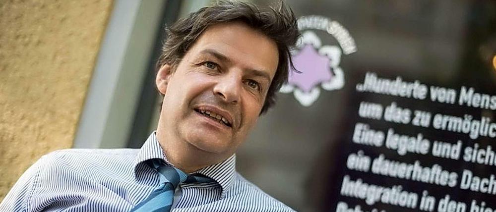 Der Anwalt Ulrich Karpenstein hat neben seinem 14-Stunden Arbeitstag den Verein "Flüchtlingspaten-Syrien" gegründet.