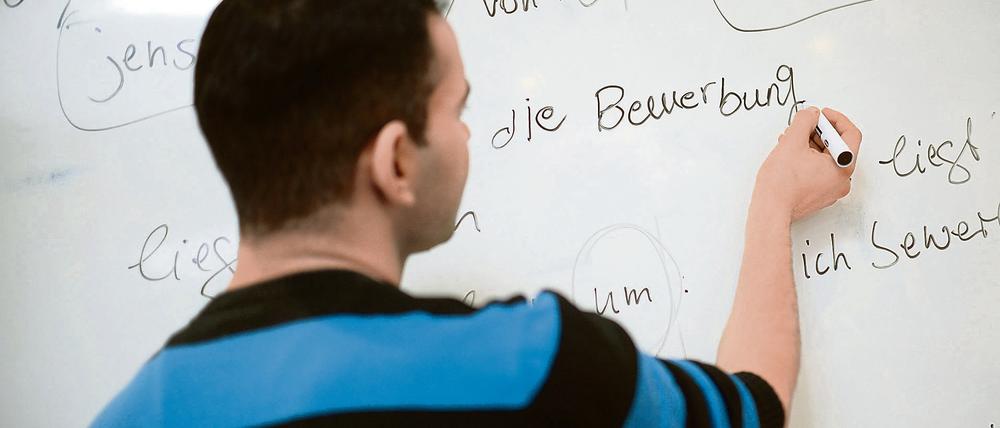 Nicht nur Flüchtlinge brauchen Hilfe, um in Deutschland zurechtzukommen.